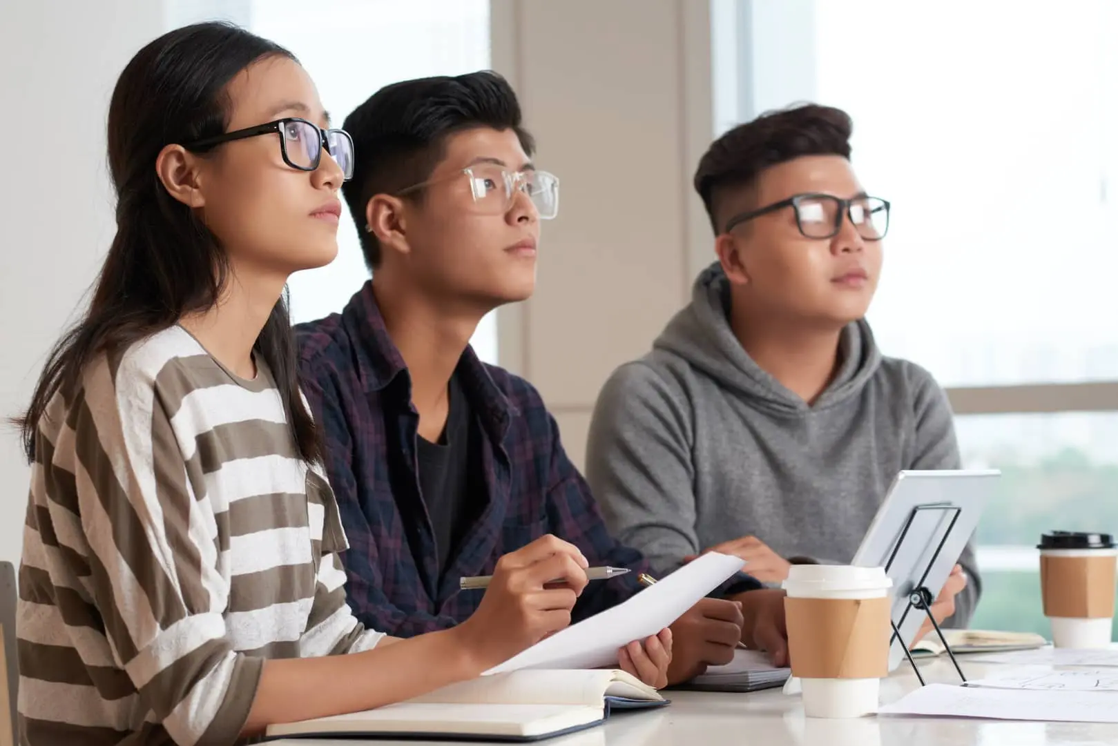 Mahasiswa yang Sedang Melakukan Bisnis